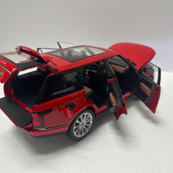 1:18 2020 Range Rover HSE With Headlight & Taillight LEDS Diecast Red - Picture 7 of 10